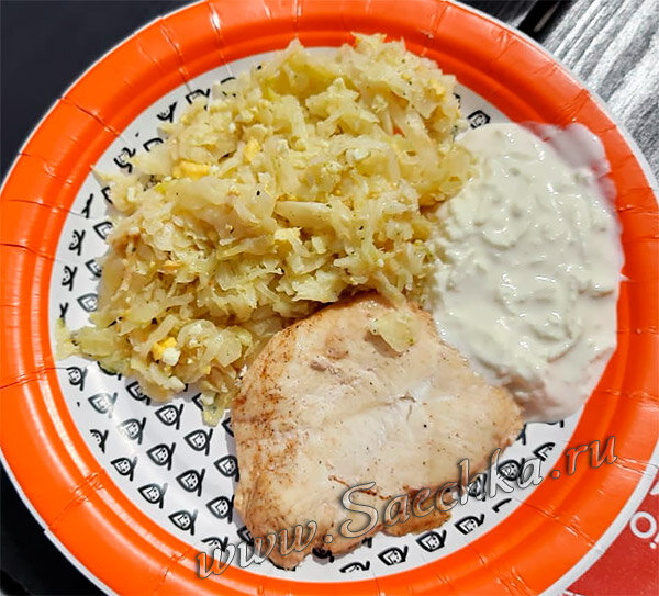 Куриная грудка с капустой и яйцом