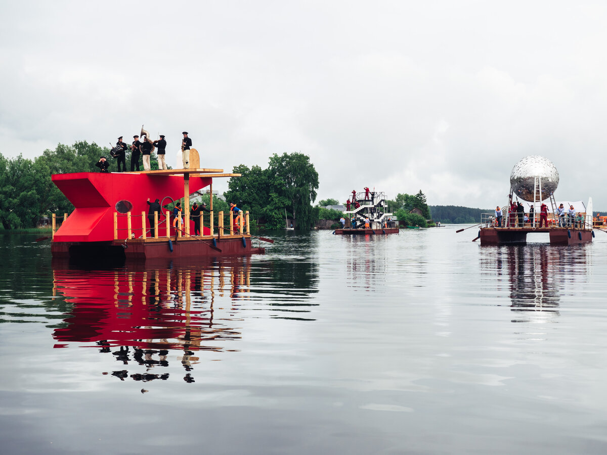 Плот-прищепка по проекту местной жительницы.