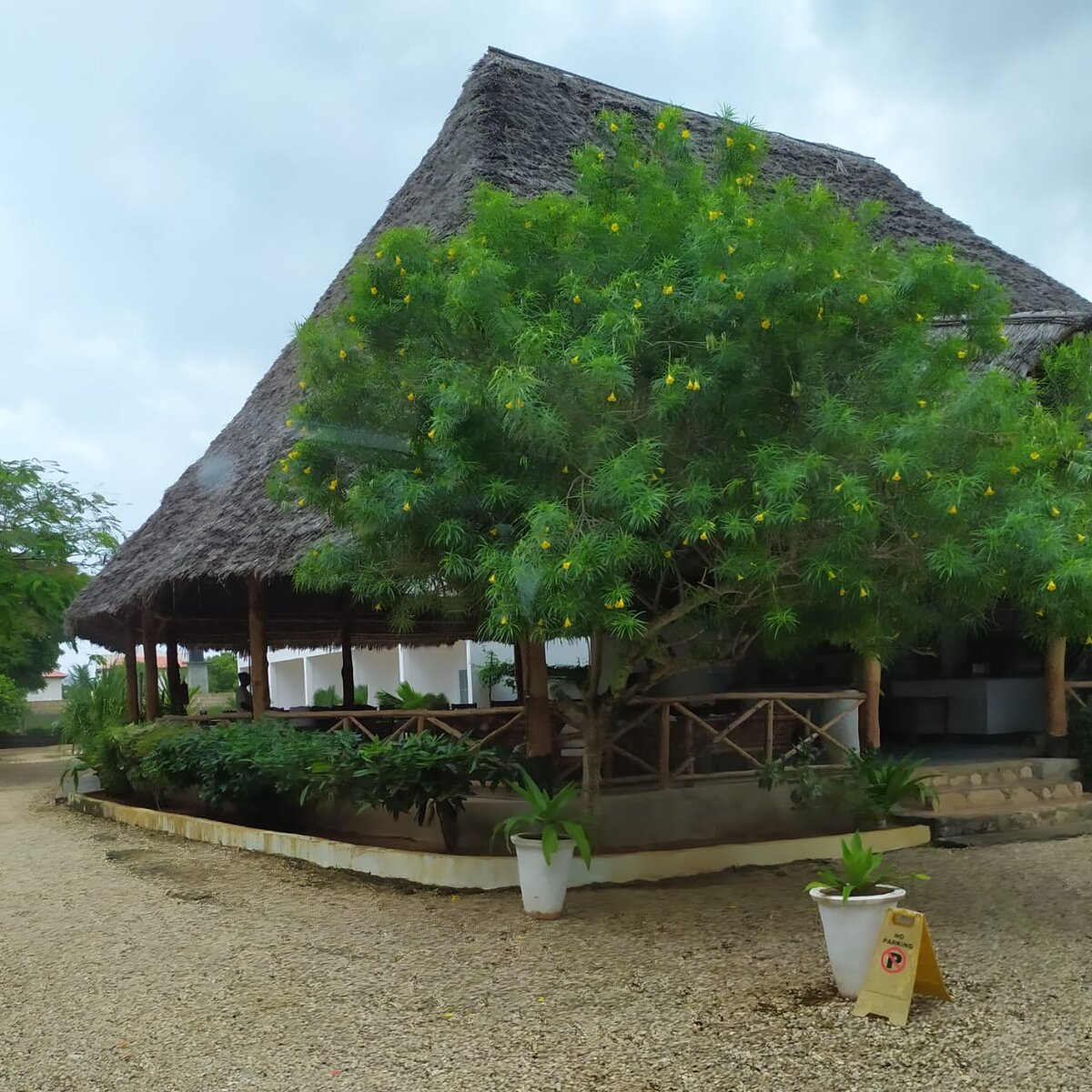 Ресторан отеля KIBANDA LODGE NUNGWI 3*