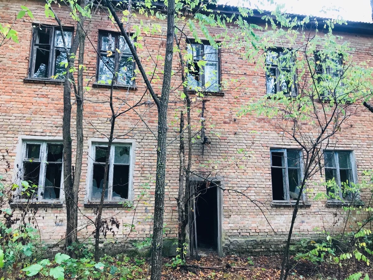 Заброшенный дом в Чернобыльской зоне
