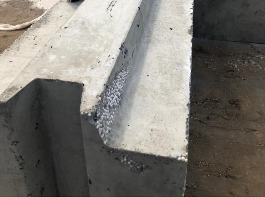 МЕГАБЛОК - крупноформатный полистиролбетонный строительный блок с системой “паз-гребень”.