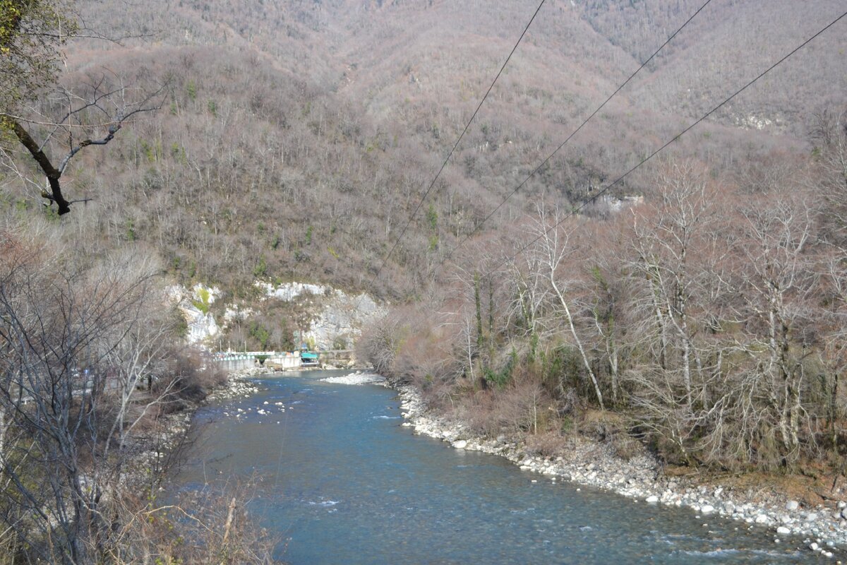 Канатка над рекой Бзыбь