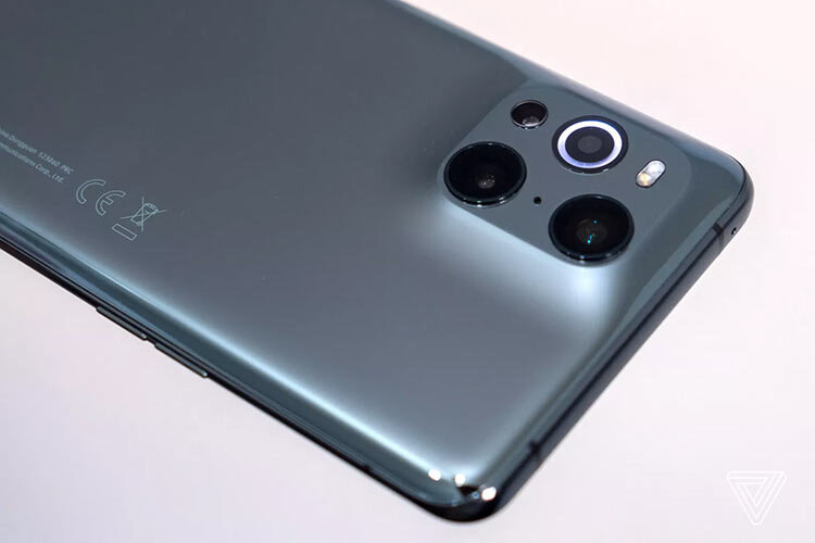 Камера смартфона PPO Find X3 Pro