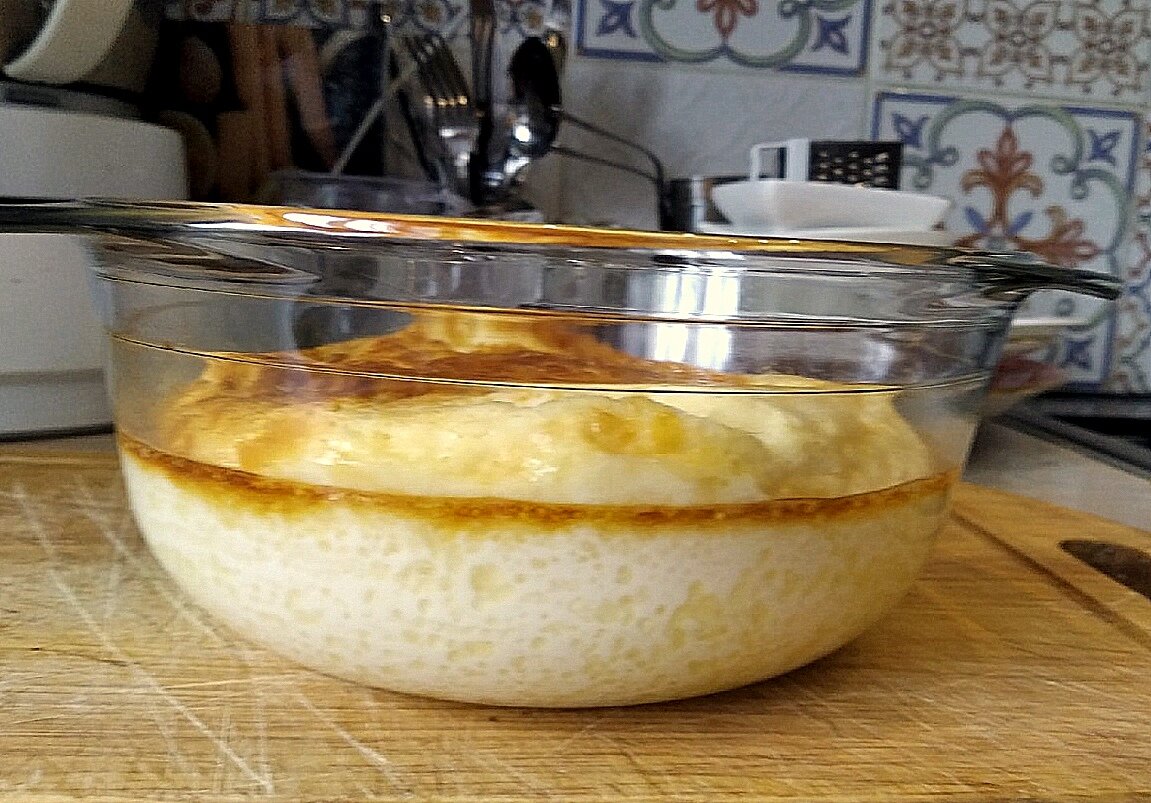 Омлет из 4-х яиц и 250 гр молока. 