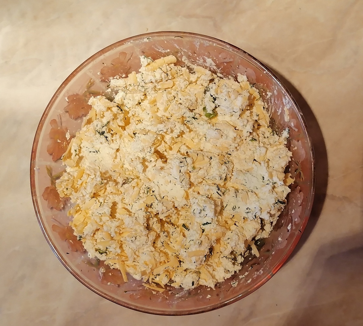 Добавляем соль и перец по вкусу