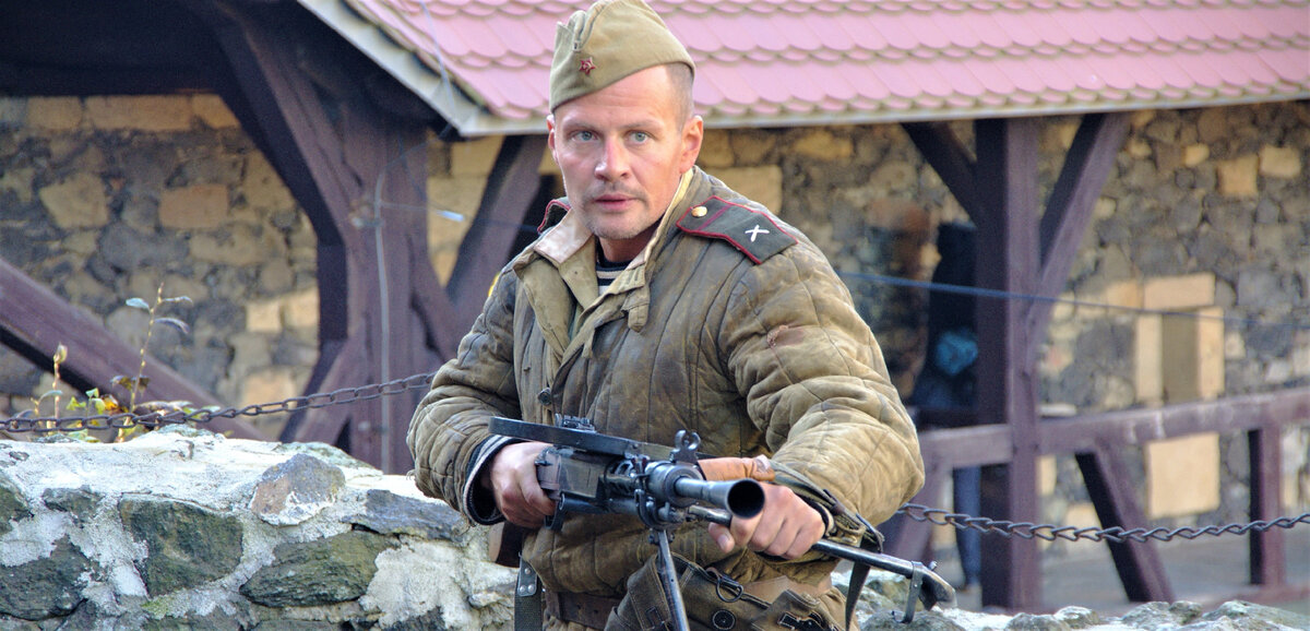 Воен ф. Воен ф. Единичка фильм 2015 постер. Михаил ефремов охота на вервольфа. Михаил евланов единичка.