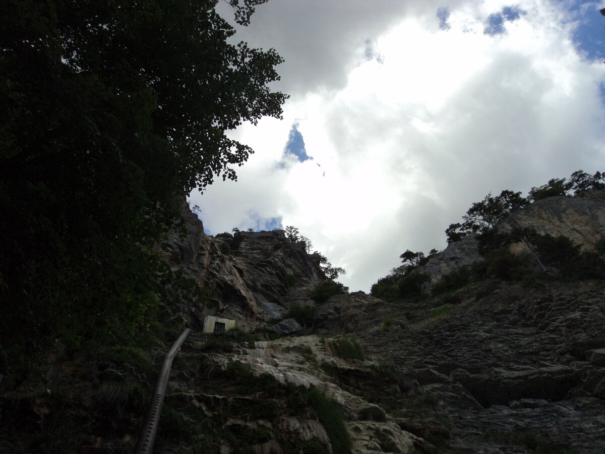 Пересохший водопад Учан-Су (фото из личного архива автора)