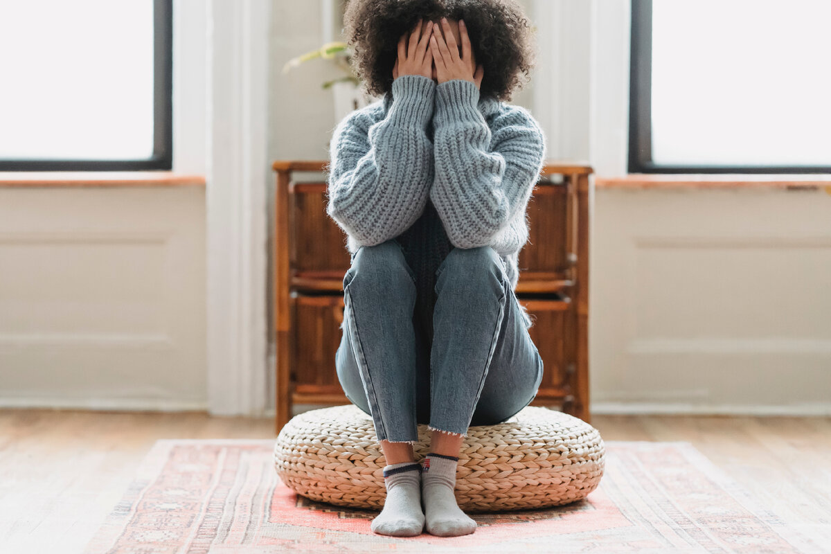 https://www.pexels.com/photo/faceless-unhappy-woman-covering-face-6383282/