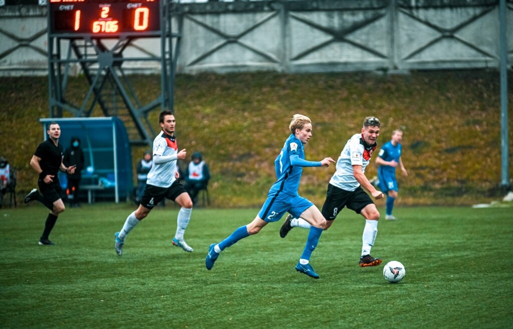 Кирилл Ушатов рвётся к воротам