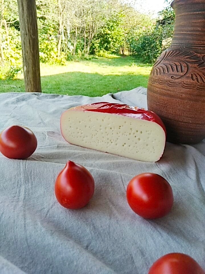Семья Переведенцевых отдает предпочтение натуральным продуктам, приготовленным своими руками. Фото из семейного архива. 