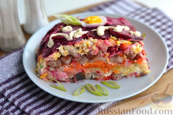 сельдь солёная, картофель, свекла, тыква, лук репчатый, яйца, майонез, масло оливковое, уксус бальзамический