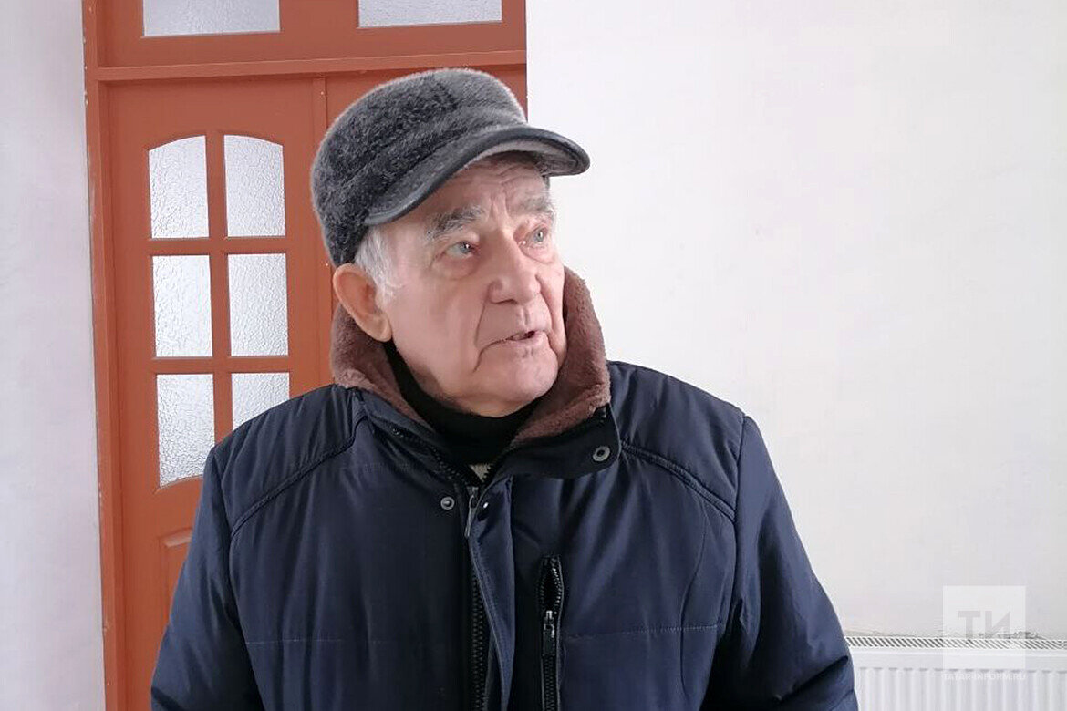 ​Анатолий Бакуркин: «Здесь венчались мои родители и прародители. Меня здесь крестили в 1936 году». Фото: © Елена Фенина / «Татар-информ»