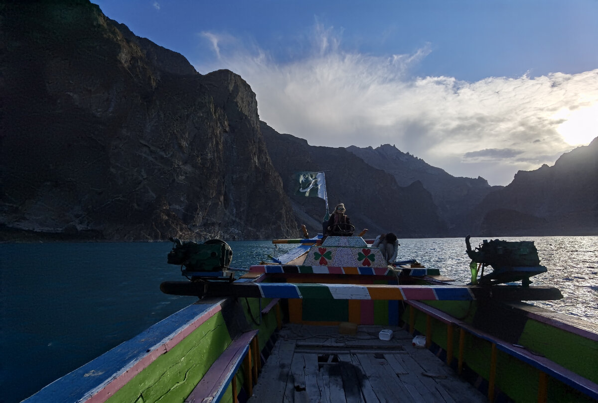 Путешествия с александром. Озеро Аттабад в Пакистане. Озеро Аттабад. Путешествие 74 активная жизнь.