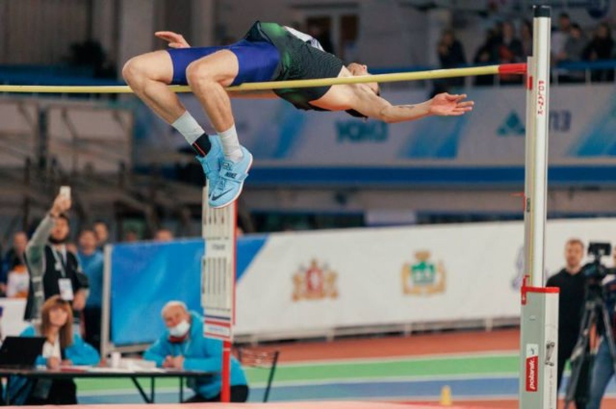 Спортсмен находящийся в регистрационном пуле. Прыжки в высоту Чемпионат.