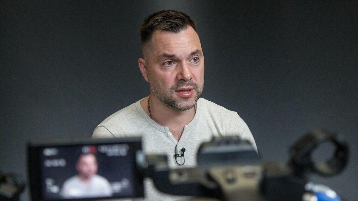     Парламентарии хотят отставки советника главы офиса украинского президента из-за его слов о работе системы ПВО.