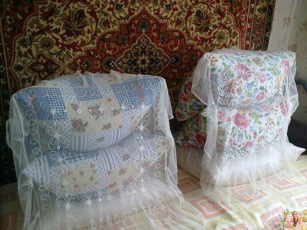 Типовые дома, типовые квартиры, мебель и посуда. Даже во времена, когда такая бытовая типичность казалась советским людям естественной, многим хотелось большего и выделиться на общем фоне.-5