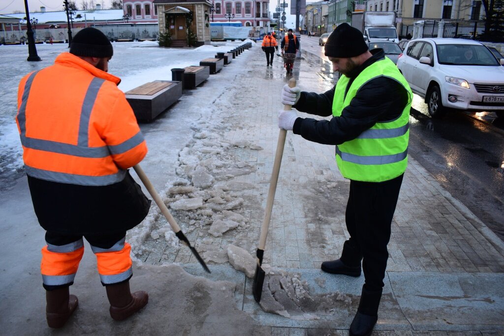 Тверь готовится к похолоданию после оттепели. Город усилил борьбу с гололёдом