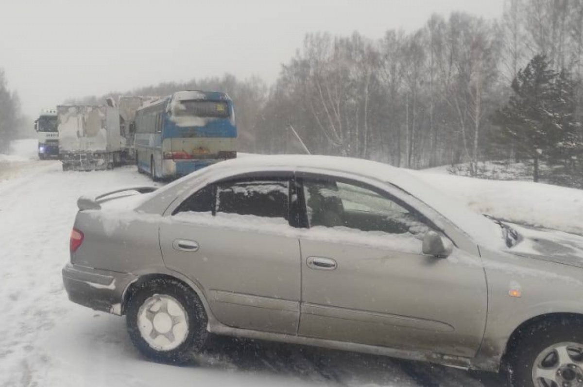    Шесть транспортных средств столкнулись на автодороге Томск-Мариинск