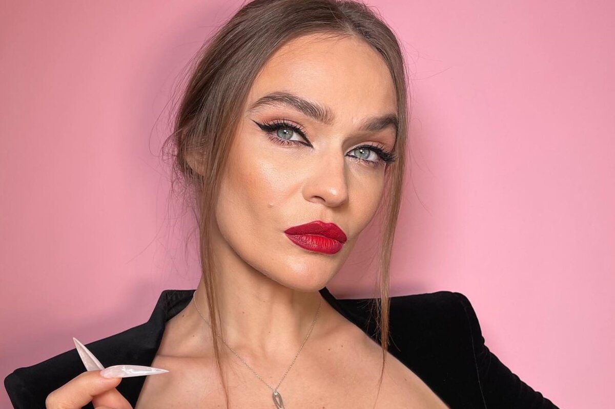     «Посмотрите на их рожи! Заплывшие и несексуальные»: Алена Водонаева жестко раскритиковала российских актеров