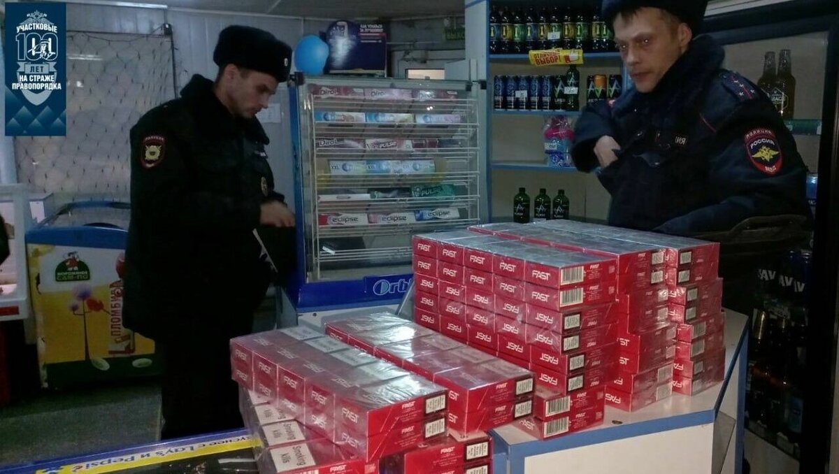 Контрафактные сигареты новости. Контрафактный табак. Незаконная торговля. Контрафактные сигареты. Задержанные с фальшивыми деньгами.