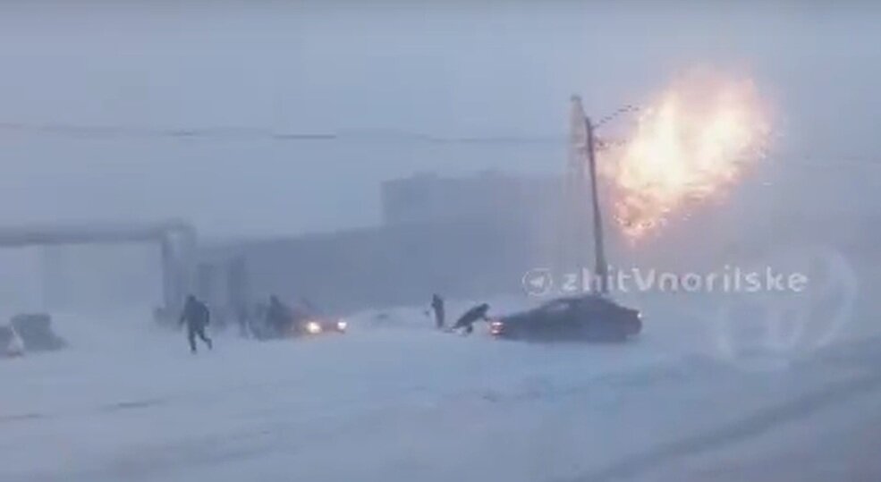 Сильная метель. Сильная метель норильск. Буря в норильске сегодня. Буря в норильске сегодня. Сильный ветер в норильске.