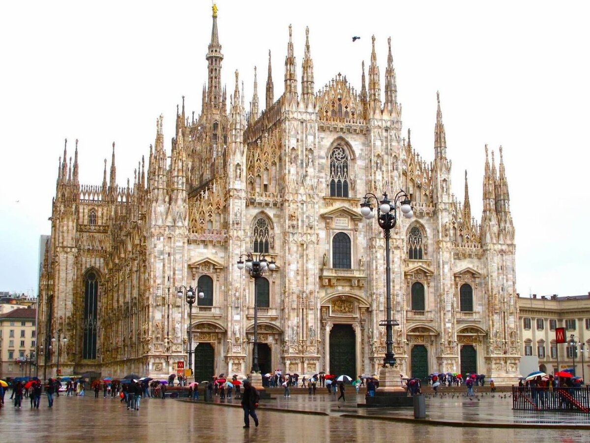  Краткое описание
Вы наверняка знаете, что Милан — это столица итальянской моды, но вы же не собираетесь ехать в этот чудесный город только ради шопинга?-2