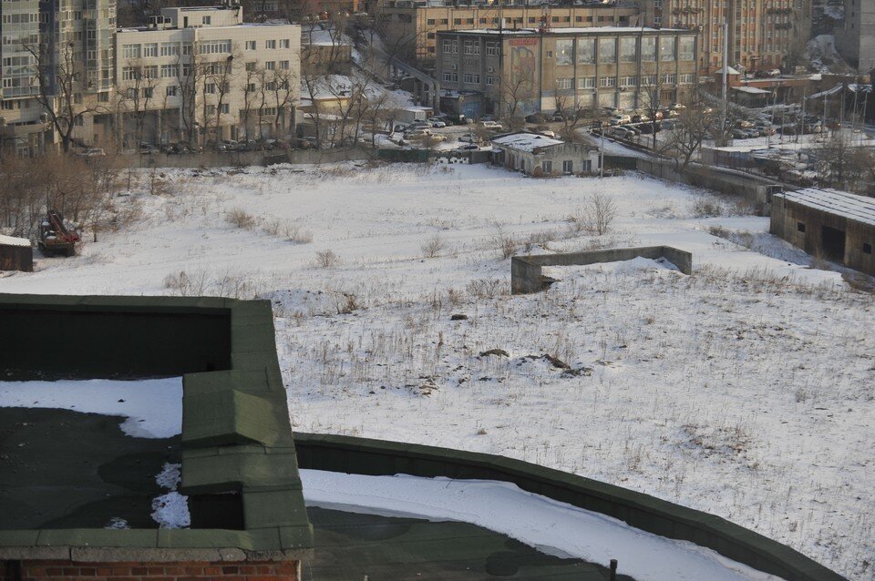     Спустя несколько лет территория все еще заперта на замок. Кирилл САМОЙЛОВ