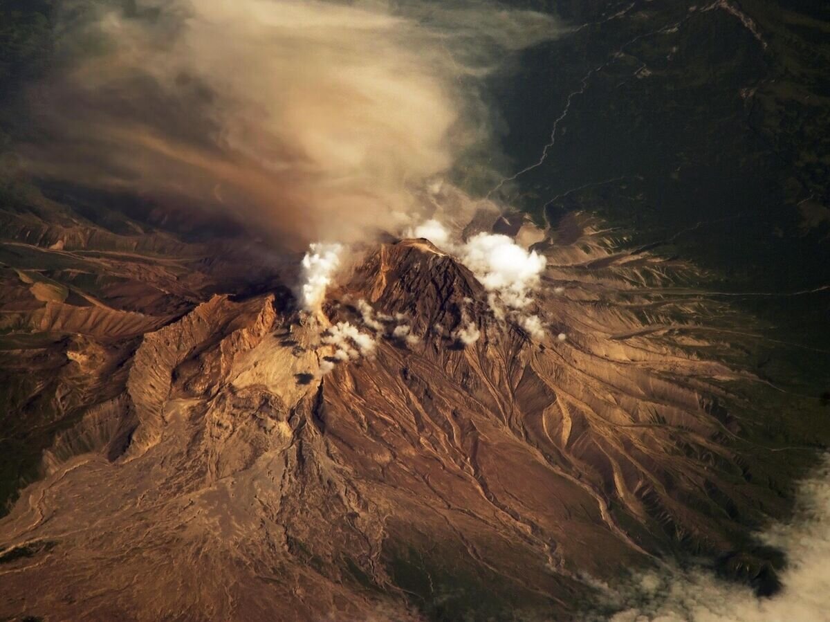    Вид на вулкан Шивелуч из космоса© NASA / JSC