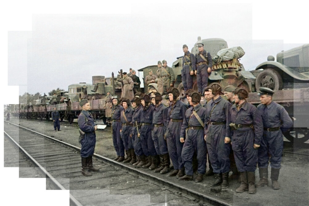 Погрузка 42-й танковой бригады перед отправкой на Брянский фронт. Сентябрь 1941 г. Автор: Аркадий Шайхет. Фото: russiainphoto.ru. Фотография использована в качестве иллюстрации.