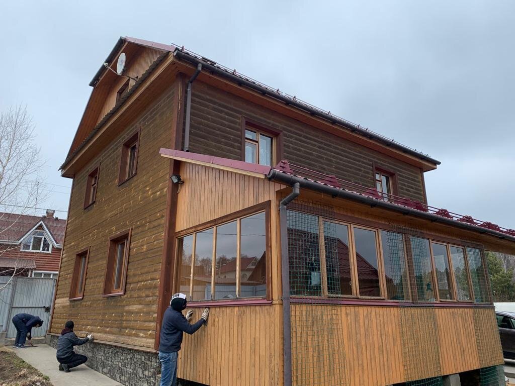 Предварительно все поверхности были очищены от старого покрытия, которое очень сильно выгорело. 