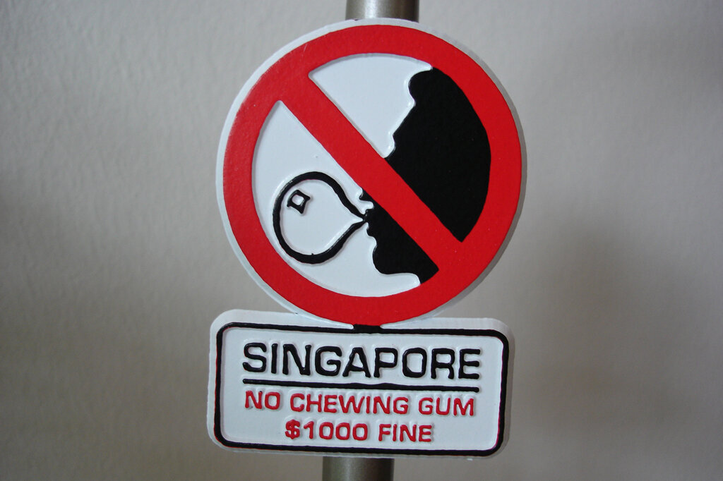 Почему в Сингапуре запрещена жвачка?