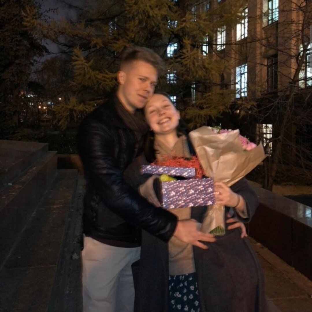 Катя Старшова с парнем