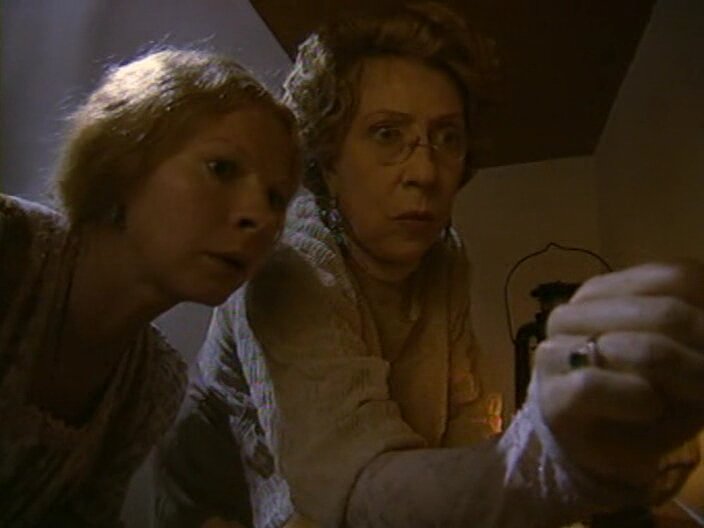 Лиза и Ольга Михайловна разгадывают тайну усадьбы Муранова