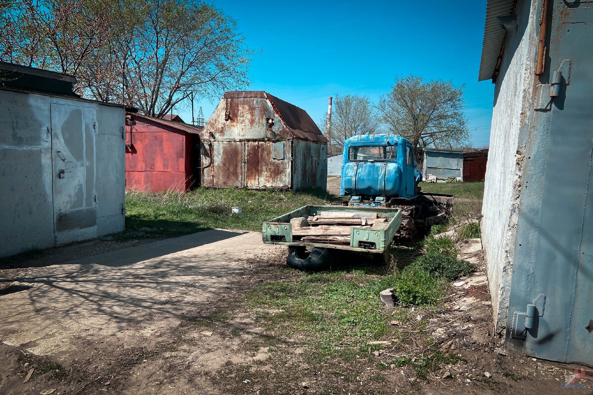 Дизельный трактор.