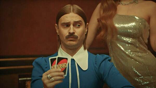 На это фото уже столько интерпретаций, что найти оригинальный стоп-кадр оказалось не так и просто!