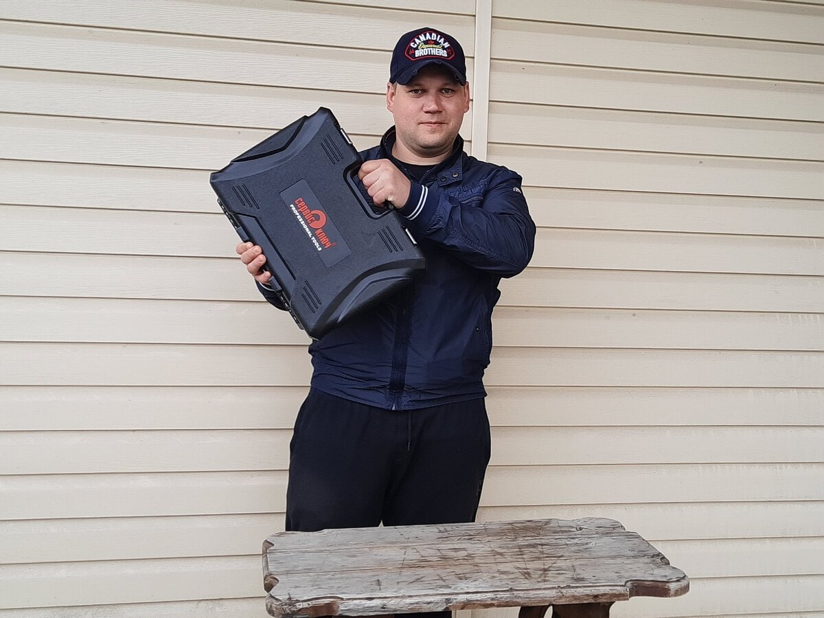 Фото из личного архива. Набор инструментов в чемодане, 108 предметов