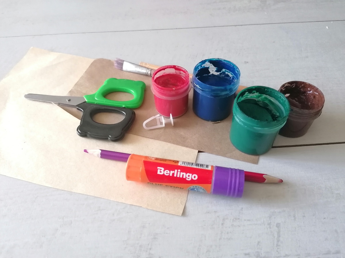 Обёрточную бумагу мне даром давали в цветочном павильоне