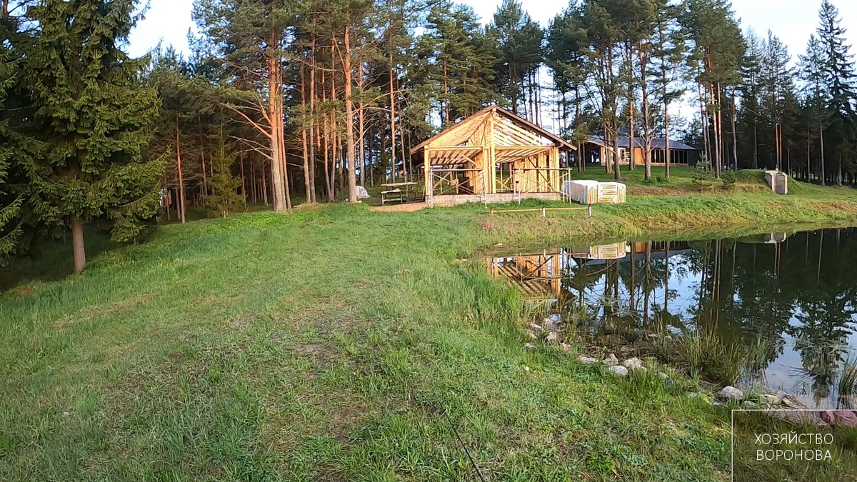 Баня. Вид с водоёма