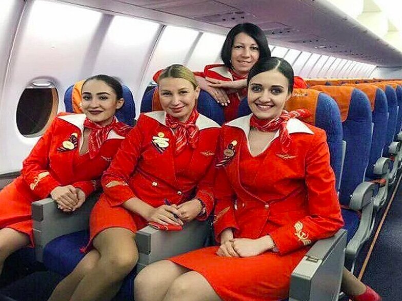 Lks aeroflot. Юля Щербакова стюардесса Аэрофлота. Superjet 100 Северсталь стюардессы. Бортпроводники Суперджет Аэрофлот. Стюардесса Валерия Аэрофлот.