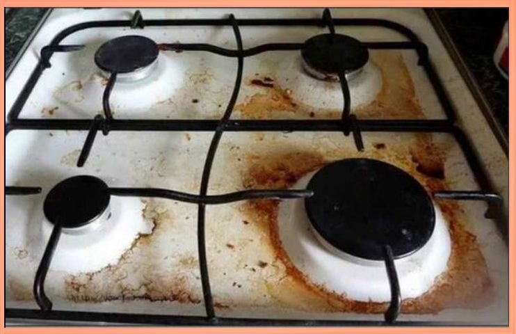 Как можно жить с такой плитой? Фото: clean-up.guru