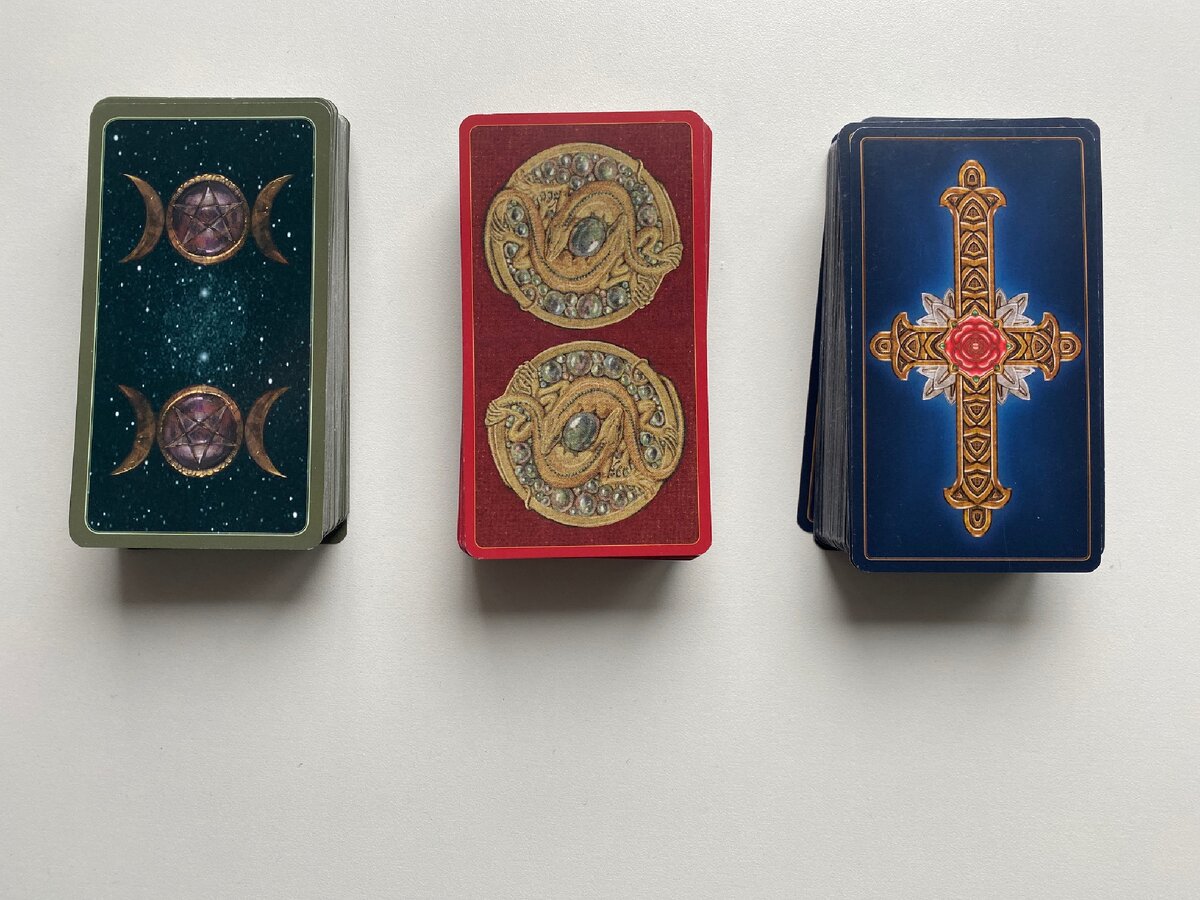 Что он намерен делать гадание онлайн. Фото автора 