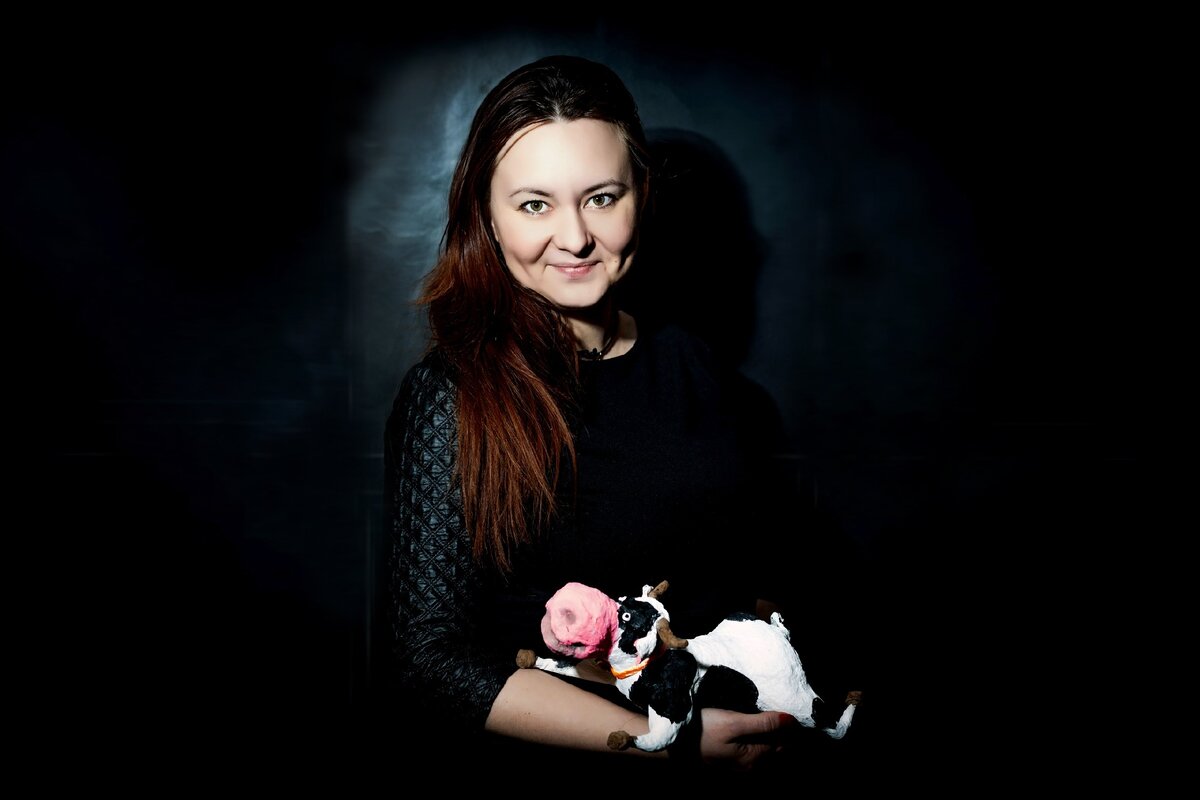 Корова так же, сделана из ваты.