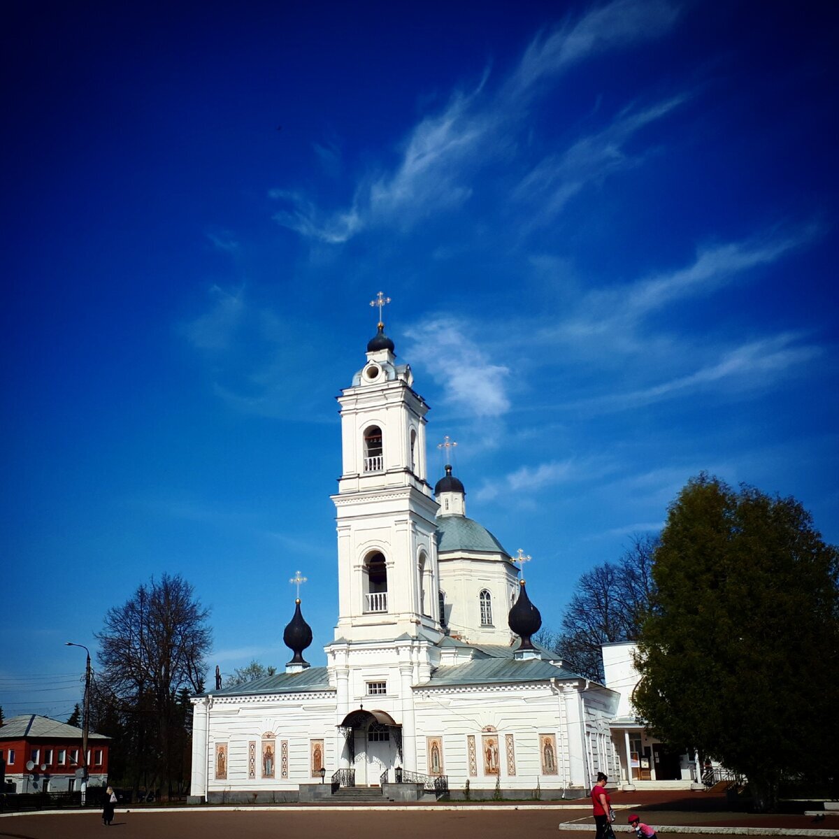 Таруса. Таруса площадь Ленина. Таруса Петропавловский собор. Таруса Центральная площадь. Таруса Московская область.