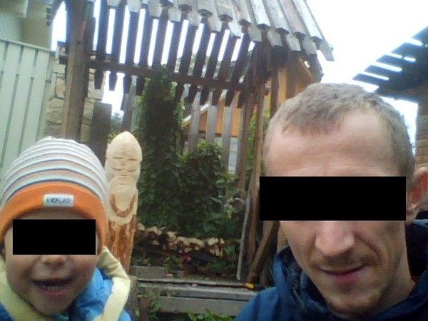 Строим дровенник справа торчит крыша дома