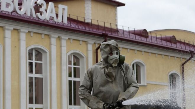 И власти, и рядовые граждане задаются вопросом, когда же закончится пандемия коронавируса и можно будет наконец снять карантин. Ответ могли бы дать ученые: у них есть математические модели, позволяющие строить прогнозы. Но насколько эти модели рабочие и возможно ли их перенести на реальную жизнь?