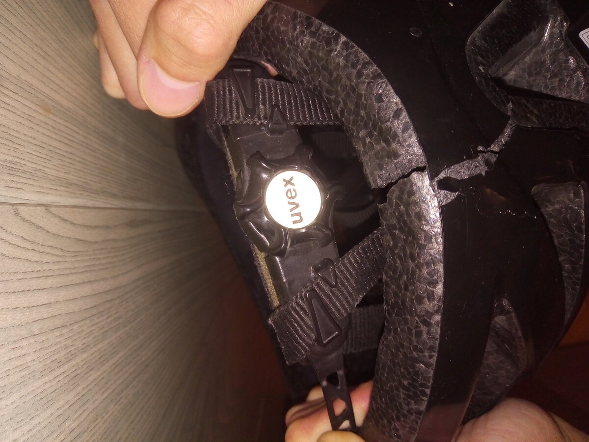 Это результат всего одного падения. Если руки растут из нужного места, то можно все аккуратно заделать, однако, прежнюю надежность не вернешь