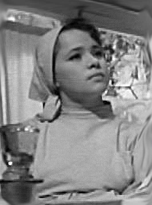 Кадр из фильма, где Наталья играет эпизодическую роль (фото с Яндекс.картинки, моя обработка)