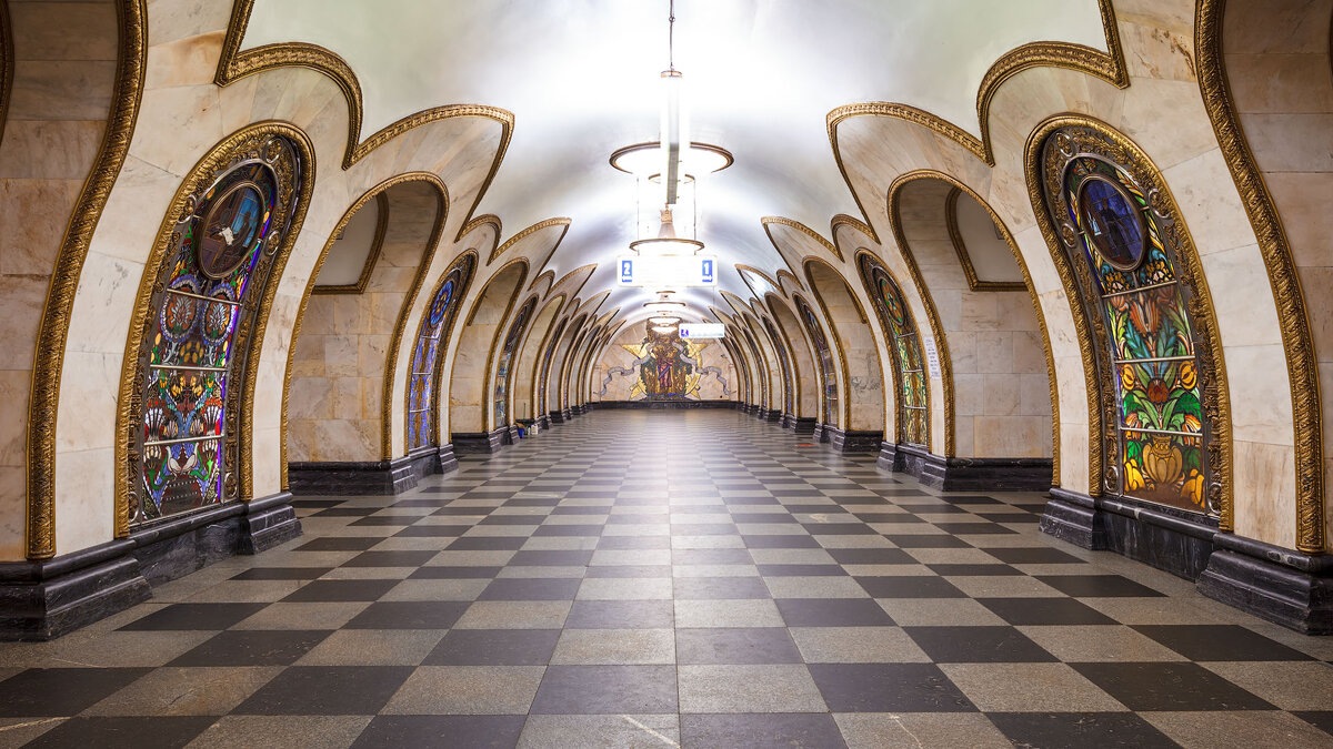 "Новослободская"