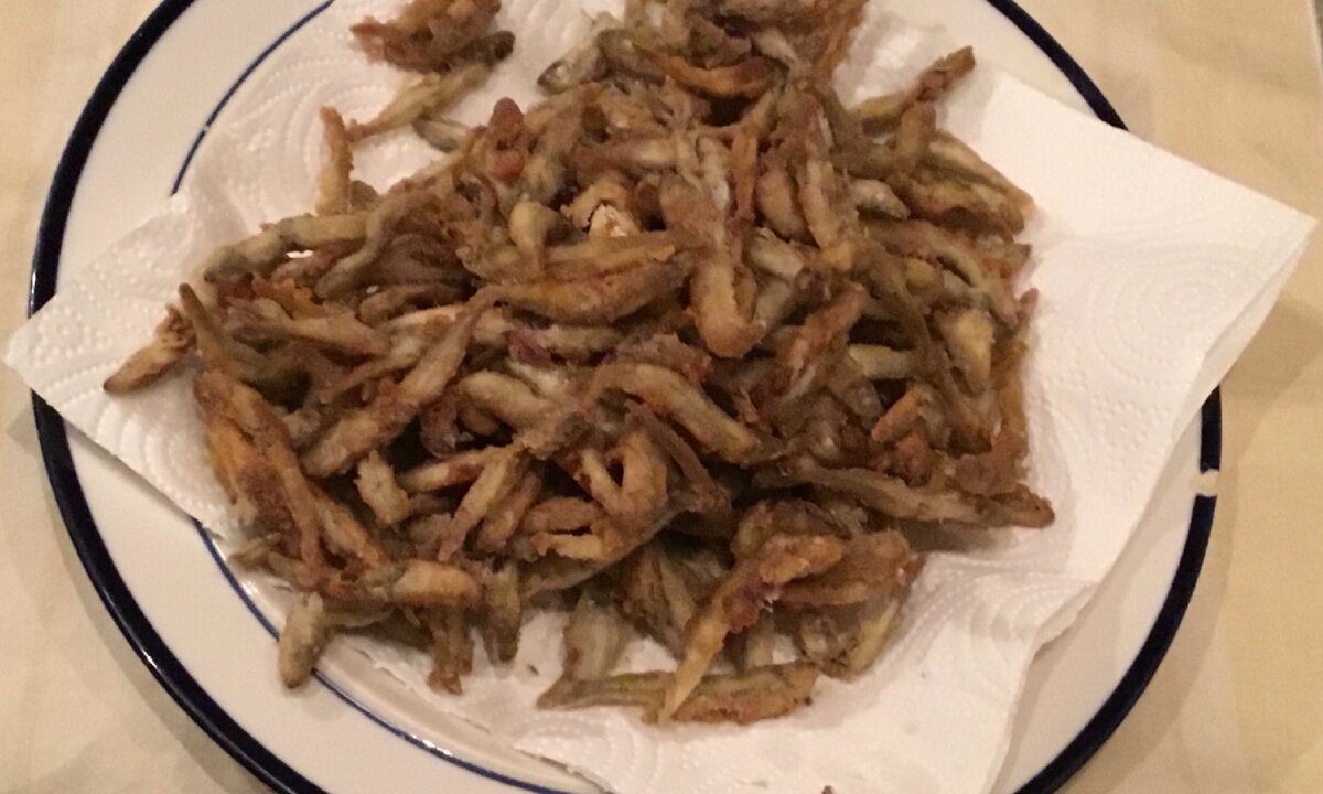 Латтерини раза в три мельче кильки. 