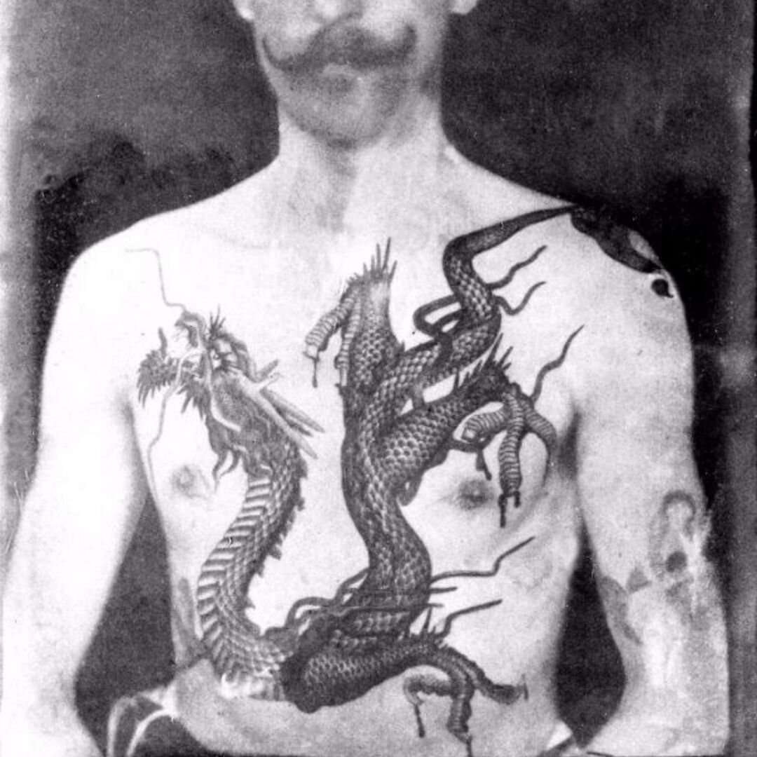Мужские татуировки дракона на плече (68 фото)